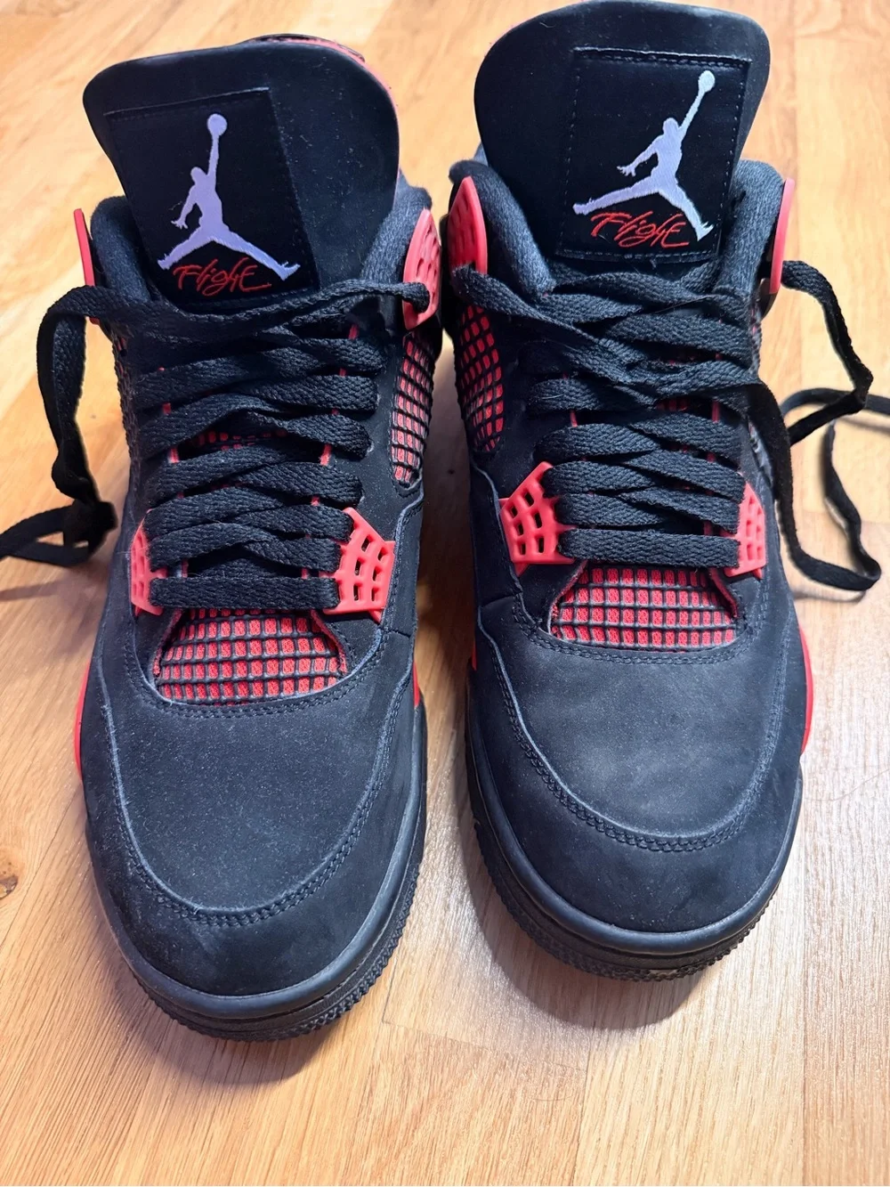Jordan 4 retro  Red Thunder Men’s size 10